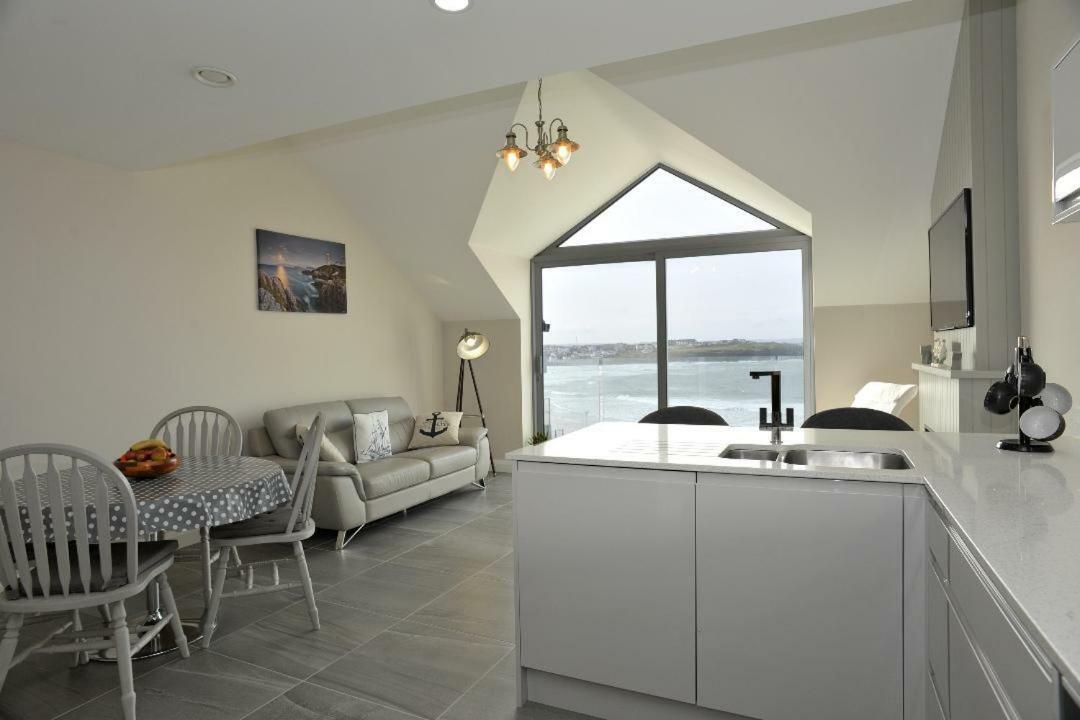 Apartment 10, South Pier, 13-14 Kerr Street, Portrush Extérieur photo
