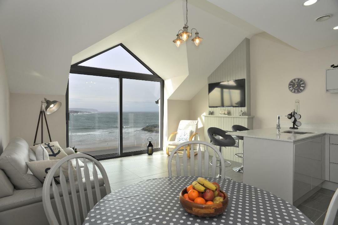 Apartment 10, South Pier, 13-14 Kerr Street, Portrush Extérieur photo